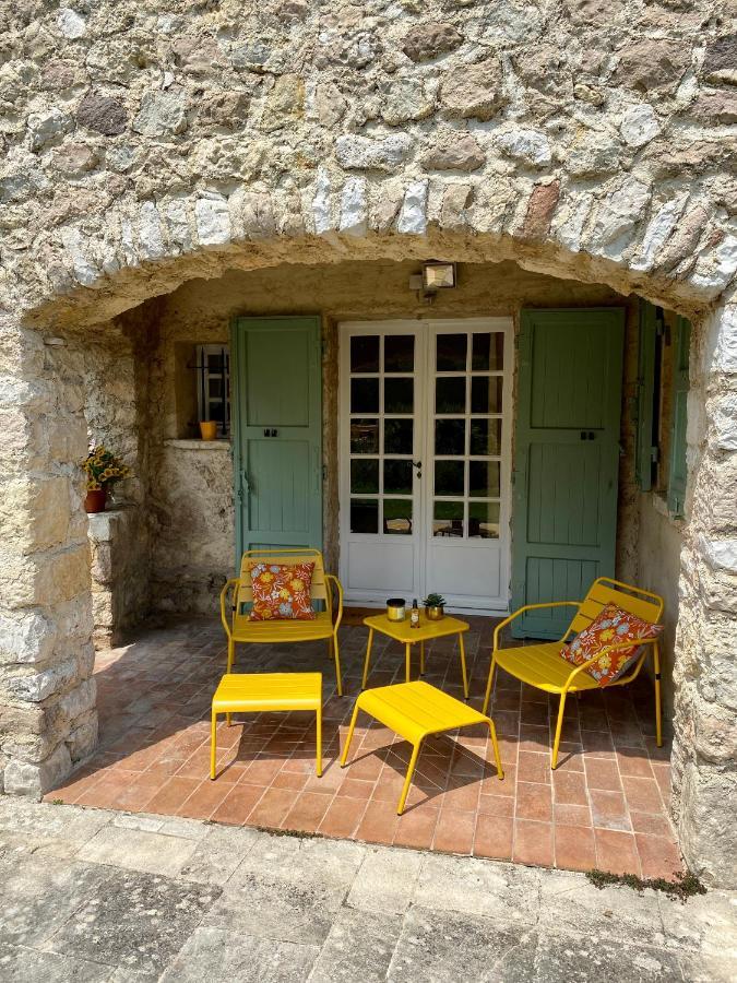 L'Effrontee Bed & Breakfast Tourrettes-sur-Loup Exterior photo